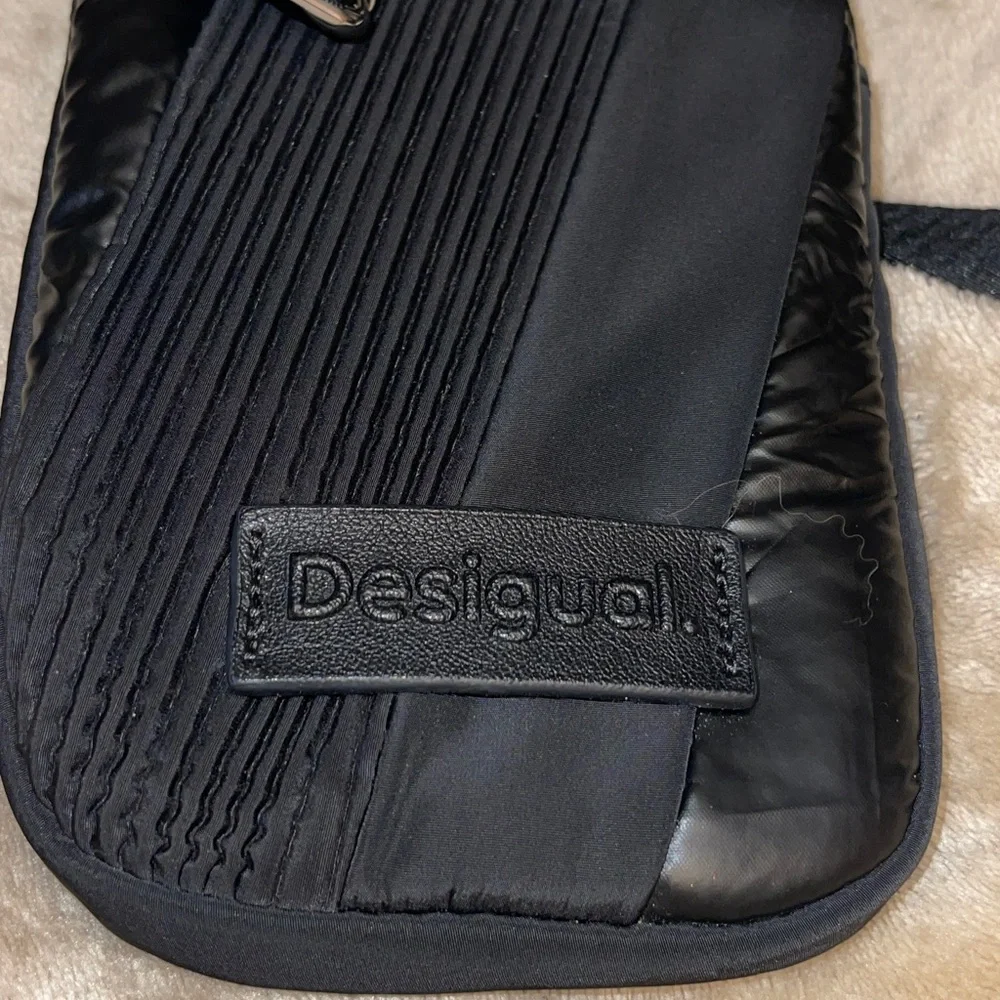 Desigual Smartphone crossbody Nylon Shoulder Bag -- Black